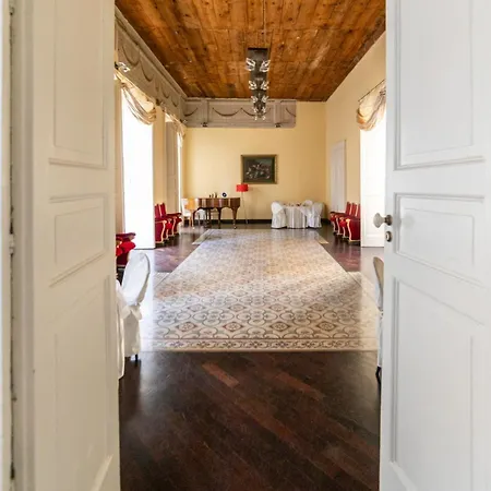 Bed and breakfast Dimora Storica Giostra Vecchia - Palazzo Grisolia 1809 4*