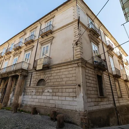 Dimora Storica Giostra Vecchia - Palazzo Grisolia 1809 Panzió